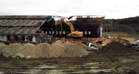 Demolice stodoly, chaty, chalupy - foto č. 1